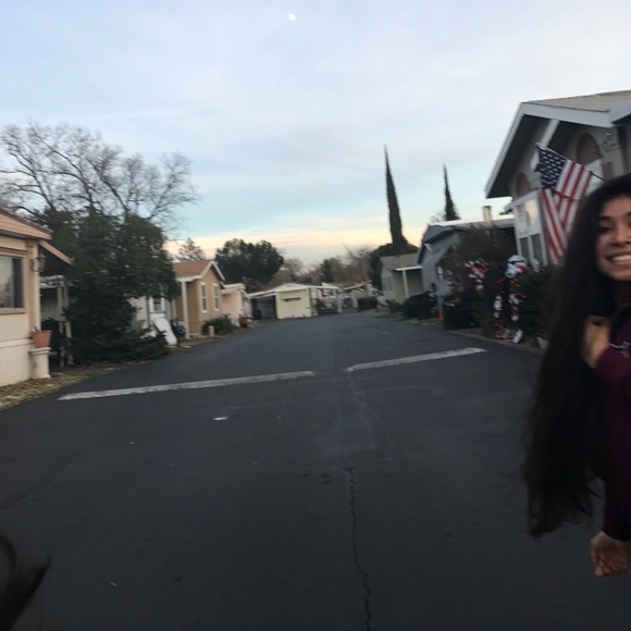 Meet your Posher, April - Picture 1 of 1